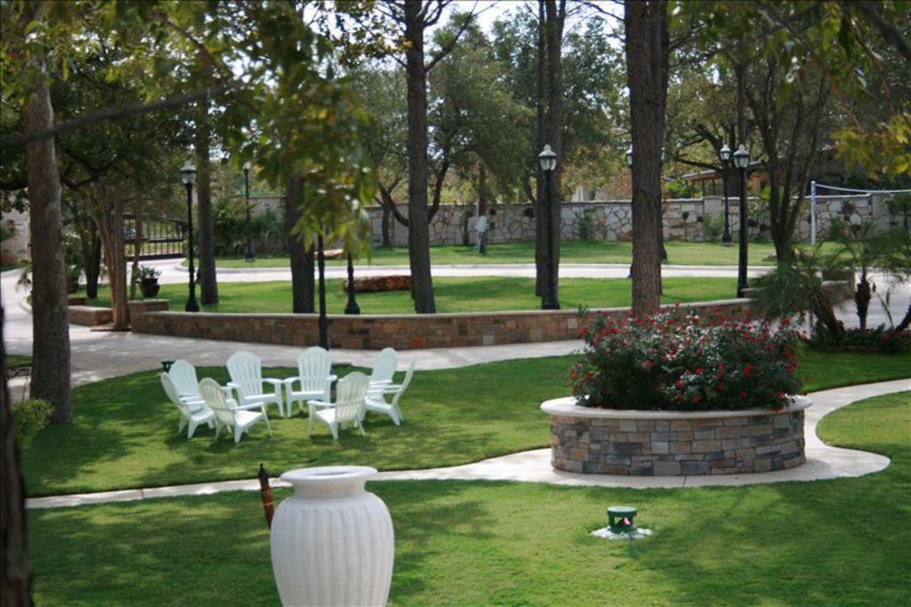Paradise Resort At Hill Country Buchanan Dam Exteriér fotografie